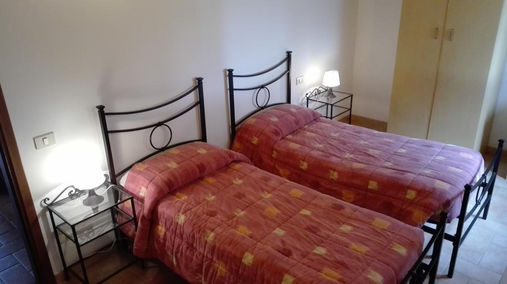 Polverigi Agriturismo La Quieteゲストハウス エクステリア 写真
