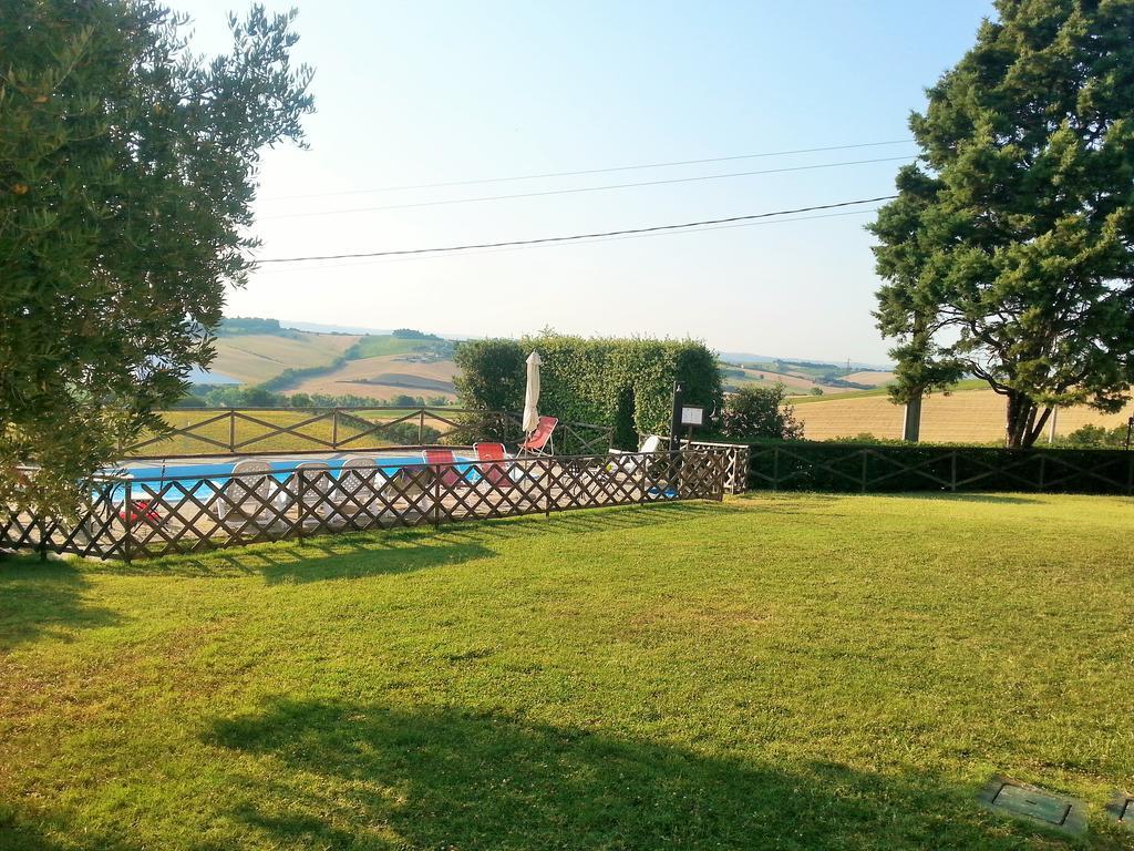 Polverigi Agriturismo La Quieteゲストハウス エクステリア 写真