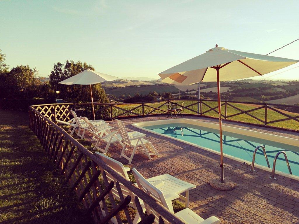 Polverigi Agriturismo La Quieteゲストハウス エクステリア 写真